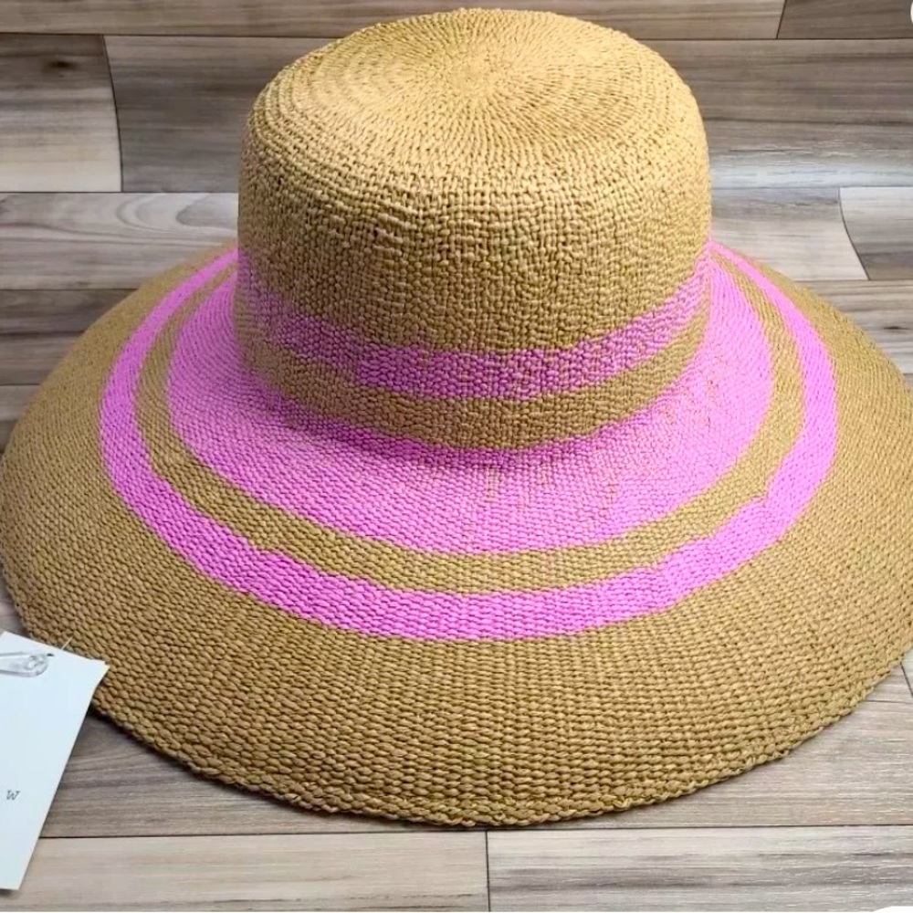 A new Day wide brim straw hat with pink accents s/m 55-57 cm